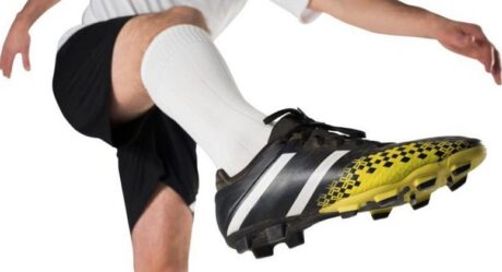 scarpe calcetto tacchetti alti