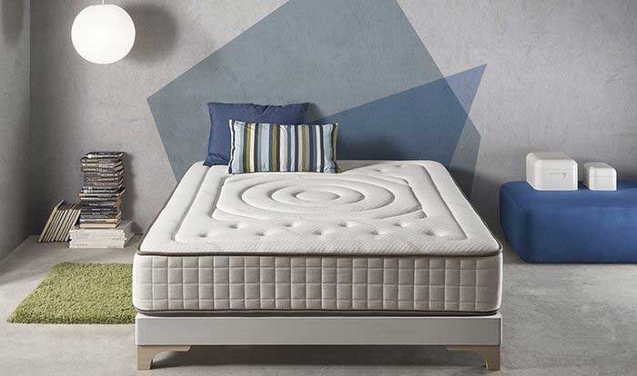 letto con materasso in memory foam